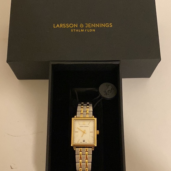 Brand new watch never worn. Still in box perfect condition - Picture 1 of 1
